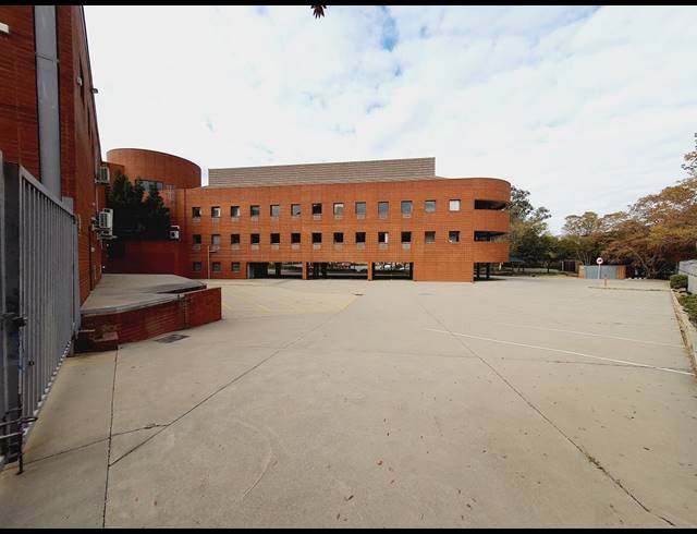 3,230M² BUSINESS TO LET IN VORNA VALLEY